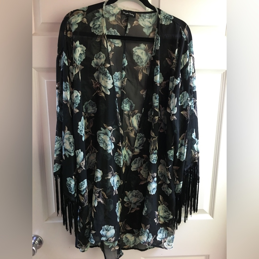 Brigitte Bailey Woman’s Kimonos Size L